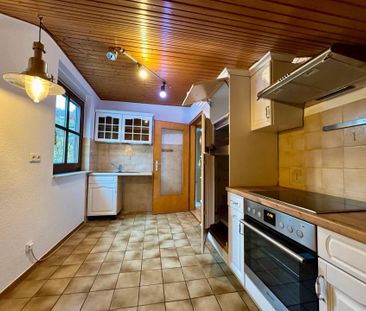 Helle 2-Zimmer-Dachgeschosswohnung in Hofheim-Lorsbach - Foto 1