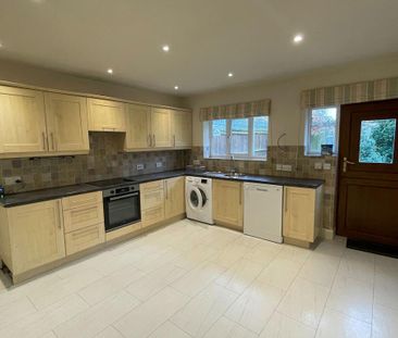 4 bedroom detached house to rent - Photo 6