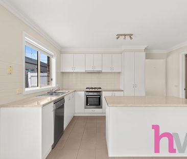 Stylish, Low-Maintenance Unit in a Prime Location! - Photo 4