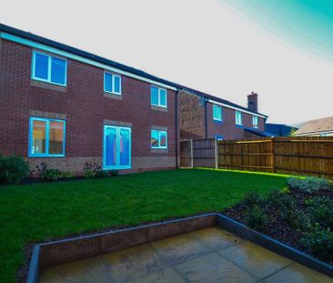 4 bedroom detached house to rent - Photo 3