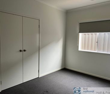 14 Scorchin Drive, Cranbourne South - Photo 1