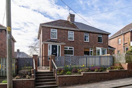 3 bedroom semi-detached house to rent - Photo 2