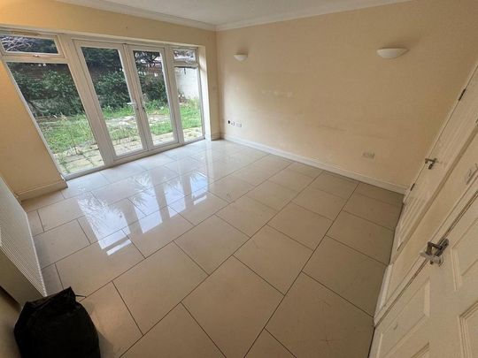 3 bedroom townhouse to rent - Photo 1