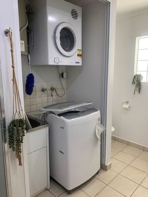 SPACIOUS PARTIALLY FURNISHED UNIT IN THE HEART OF DARWIN - Photo 1