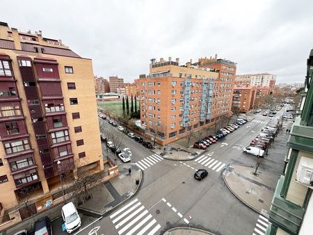 Piso de alquiler en Calle Periana, San Fermín - Photo 4