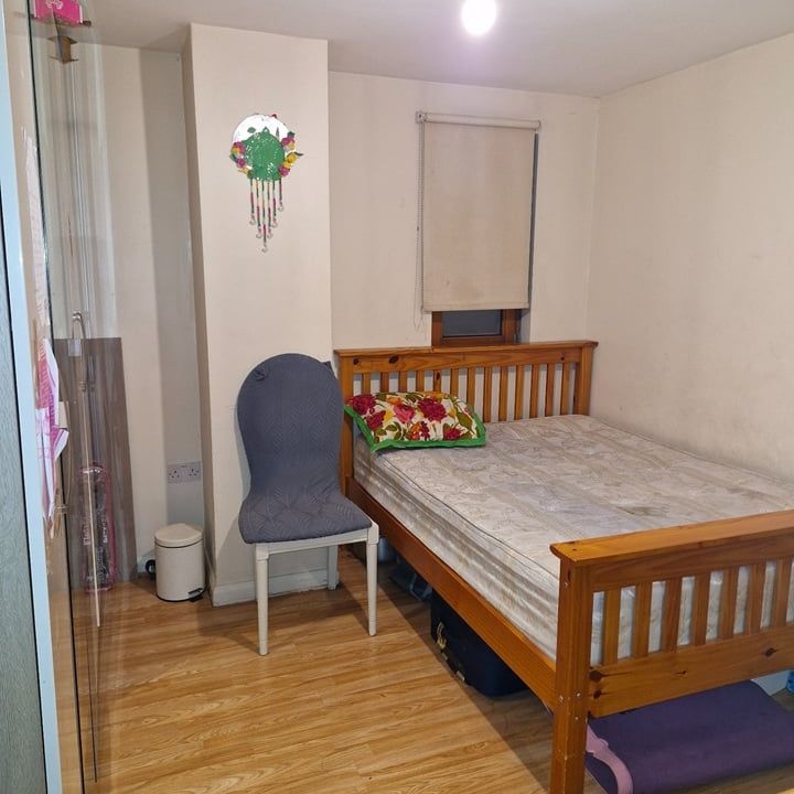 Room in a Shared Flat, Ilford Hill, IG1 - Photo 1