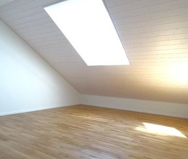 Tolle 2.5-ZW im DG / 4. OG à 47 m² mit Balkon - Photo 2
