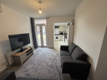 Heslington Road - P2177 - Photo 5