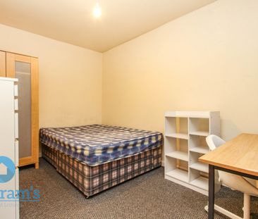 5 bed Semi-Detached House for Rent - Photo 5