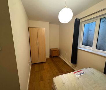 Southampton Street Room 2 - Photo 4
