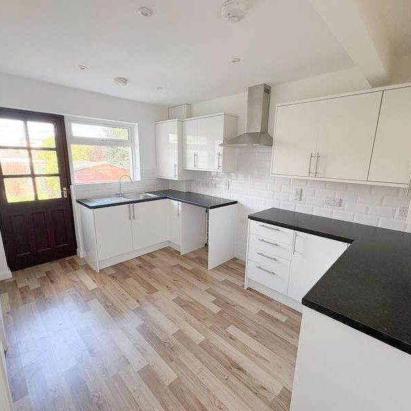 Southend Road, Hockley, SS5 - Photo 1