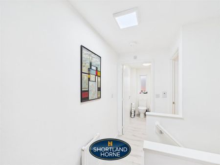 3 bedroom detached house to rent - Photo 2