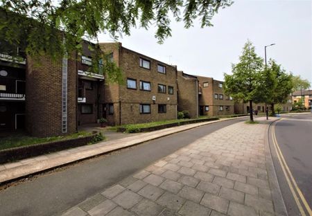 1 Bed Flat, Southwark Park Road, SE16 - Photo 2