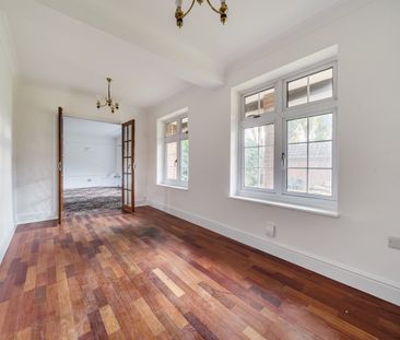 Detached House to rent - Westbury Road, Bromley, BR1 - Photo 3