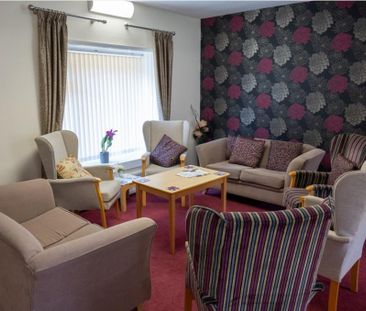 3 bedroom flat to rent - Photo 2