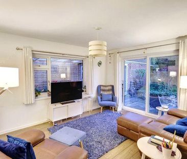 3 bedroom semi-detached bungalow to rent - Photo 1