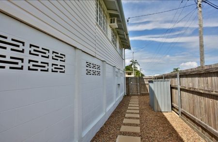 Renovated Queenslander with Room to Move in Prime North Ward Pocket - Photo 4