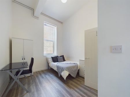 Market Place, Loughborough - INC BILLS OPTION - Photo 3