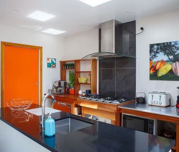 Beachside Retreat - Sun and Seaviews (Furnished) - Photo 1
