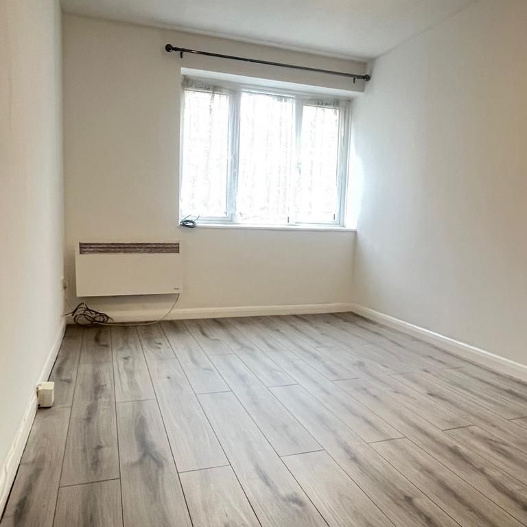 1 bedroom ground floor flat to rent - Photo 1