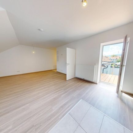 ++ NEU SANIERT ++ schöne Mietwohnung mit ca. 90 m² inkl. Küche und Balkon - Photo 1