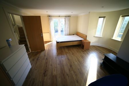 Jekyll Close - Photo 2