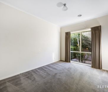 Spacious 2 Bedroom Unit Close to the Western Freeway! - Photo 3