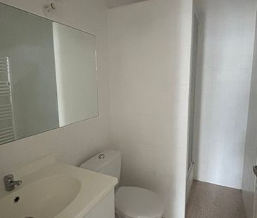 Location Appartement 3 pièces 43m² - Photo 2