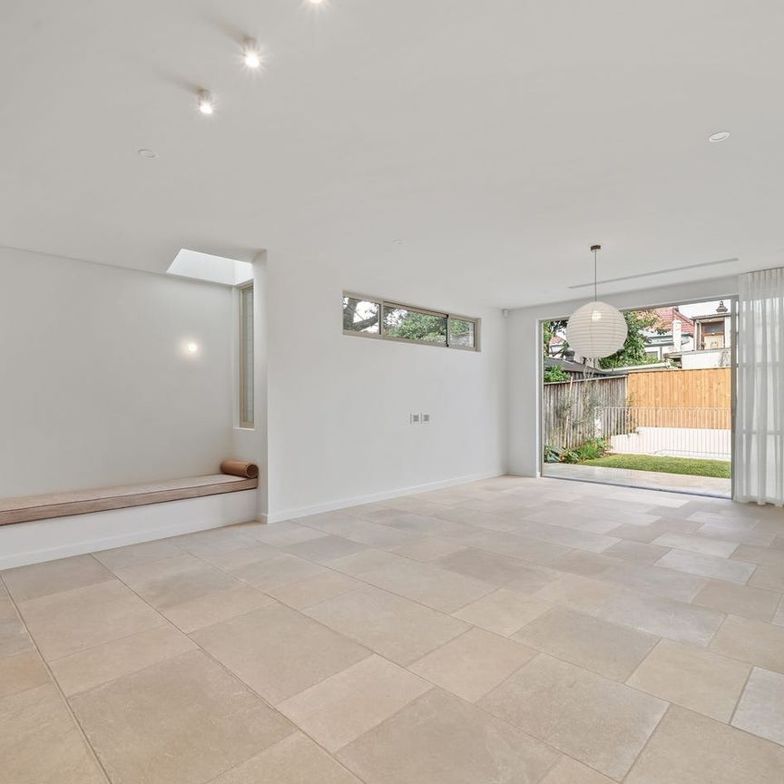Brand-new Mediterranean-inspired luxury home - Photo 1