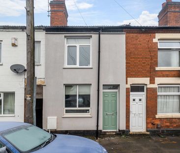 🏡 Welcome to Jodrell Street – Where Comfort Meets Convenience - Photo 3