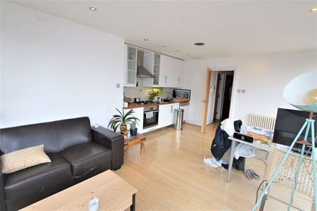 Saxon House, 1 Thrawl Street, London - Photo 2