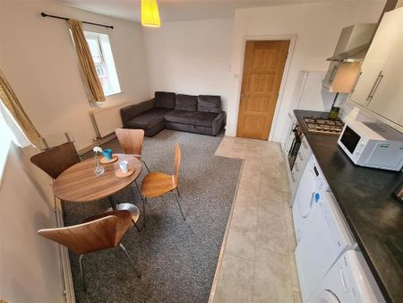 2 bedroom apartment to rent - Photo 2