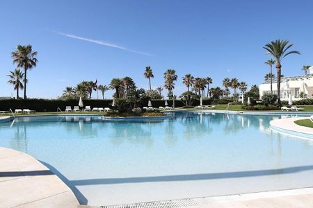 Luxury Apartment for rent in Puerto Banus, Andalusia - Photo 4