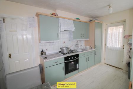 3 bedroom end of terrace house to rent - Photo 5