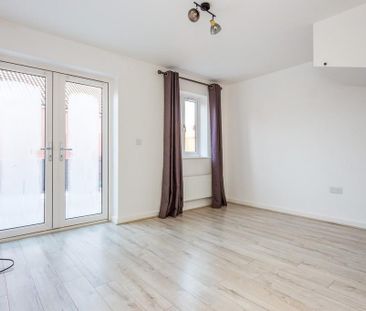 2 bedroom end of terrace house to rent - Photo 1