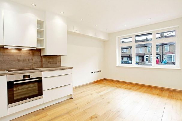 1 bedroom ground floor flat to rent - Photo 1