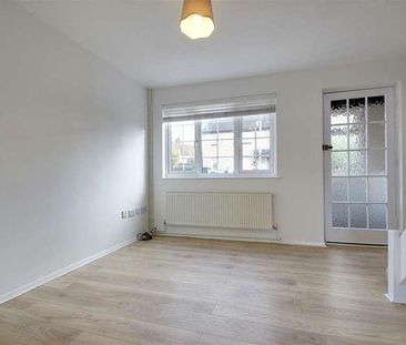 Roman Gardens, Kings Langley, WD4 - Photo 1