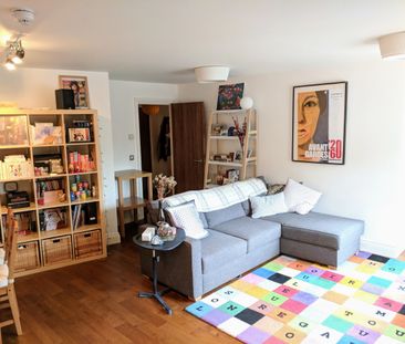 Clear and Spacious One Bedroom Apartment – Basing Court, SE15 - Photo 2