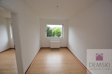 5744: Hilden City! Frisch renovierte 3,5-Zimmer-Wohnung mit Balkon in grüner Wohnlage! - Photo 3