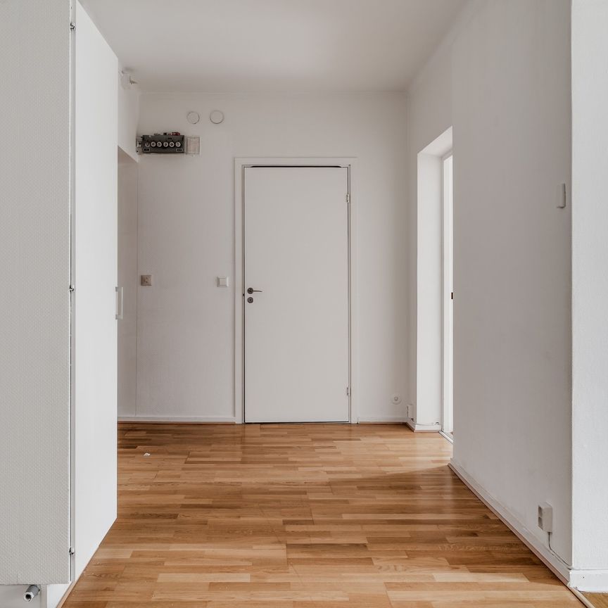 Bjäregatan 7 - Foto 1