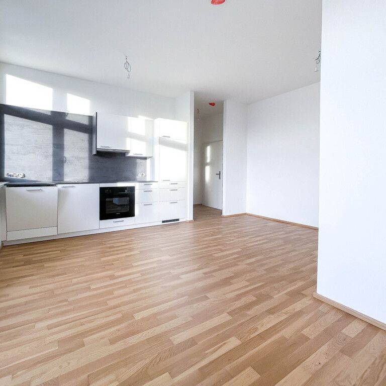 Erstbezug - 2- Zimmer Wohnung mit Küche und Balkon am Hauptplatz in Enns - Photo 1