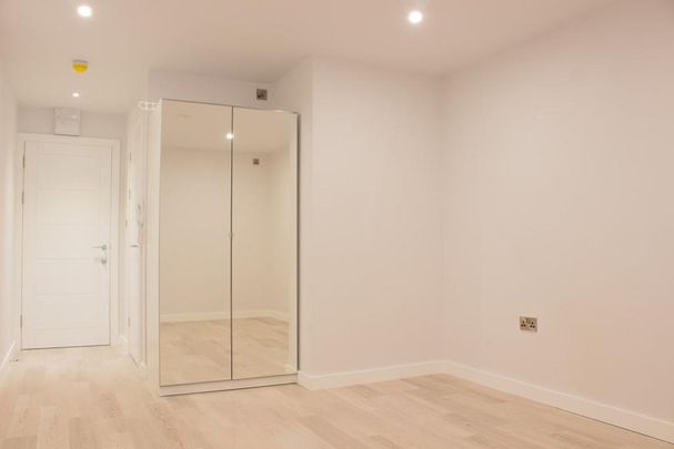 Studio to rent - Photo 1