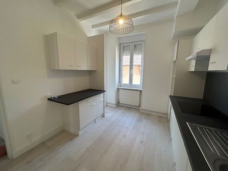 Location Appartement 4 pièces 83m² LE CREUSOT 71200 - Photo 5