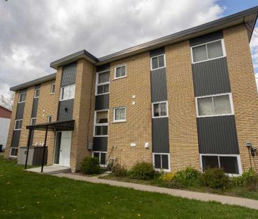 4 1/2 AU 1ER ÉTAGE DISPONIBLE MAINTENANT ! - Photo 3