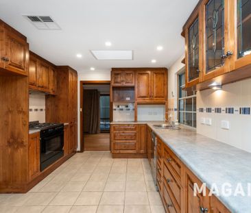 10 Shiraz Ct, Aberfoyle Park SA 5159 - House For Rent | Domain - Photo 6