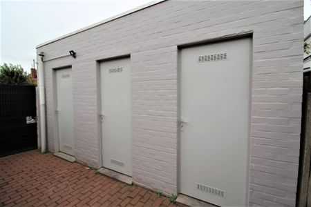 Leuk dakappartement met 1 slaapkamer en autostaanplaats - Photo 4