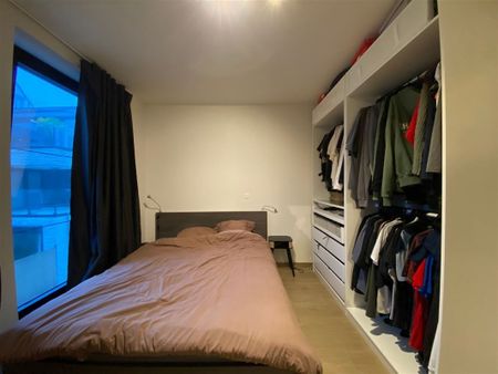 Appartement met 2 slaapkamers, kelderberging en ondergrondse autostaanplaats - Photo 5