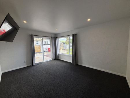 Modern living in Whanganui East - Photo 5
