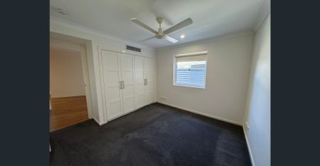 THREE BEDROOM APARTMENT IN PRIME LOCATION - Photo 2