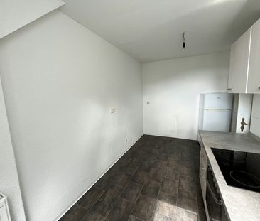 Großzügige 3 Raum Wohnung mit Einbauküche - Photo 5